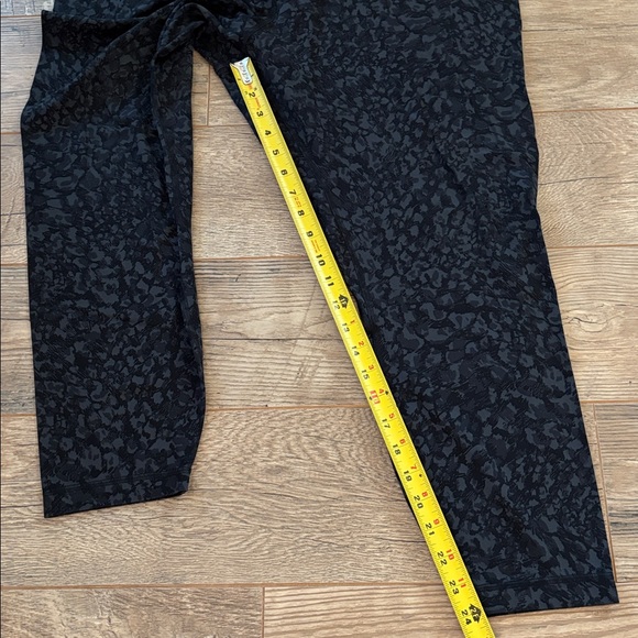 Lululemon Size 20 Black & Gray Align Leggings 24” - Picture 5 of 8